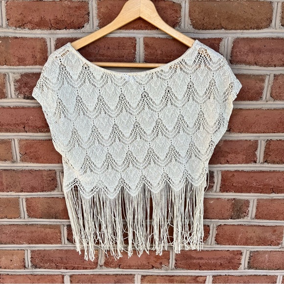 Boho fringe crochet pullover patterned top. Size small - Picture 2 of 7